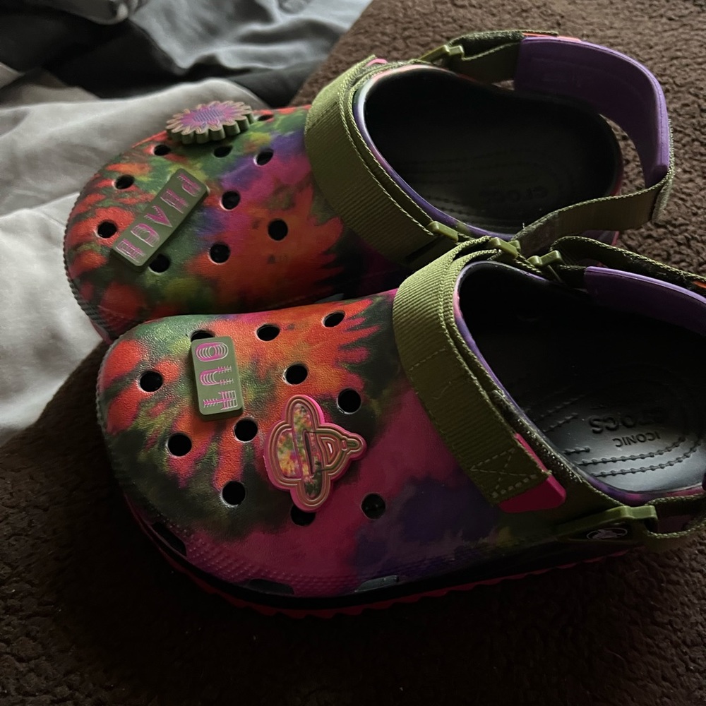 Very cute and rare crocs for the summer.Very comfortable.